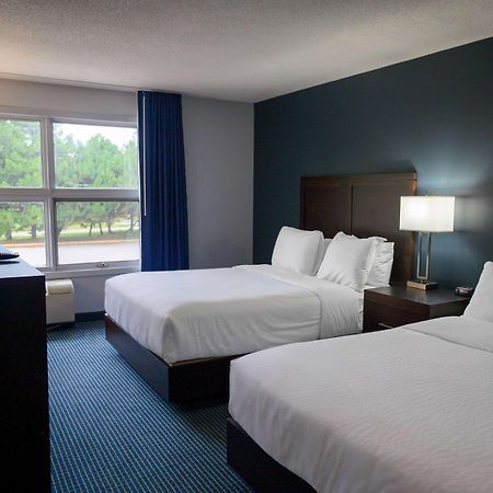 Days Inn By Wyndham Sarnia Harbourfront Exterior photo