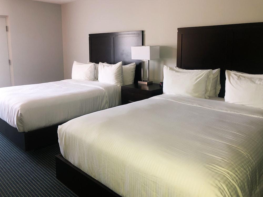Days Inn By Wyndham Sarnia Harbourfront Exterior photo
