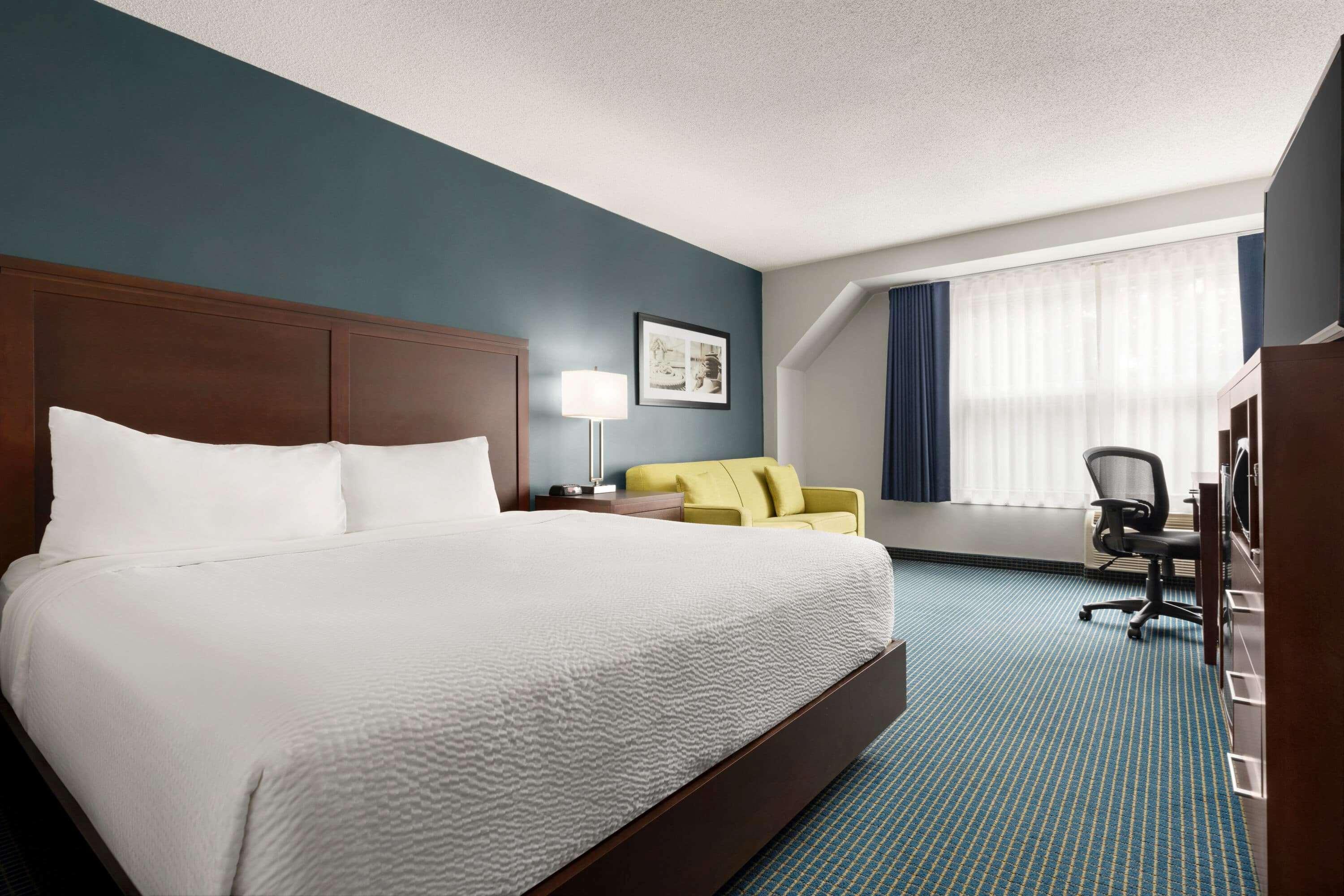 Days Inn By Wyndham Sarnia Harbourfront Exterior photo