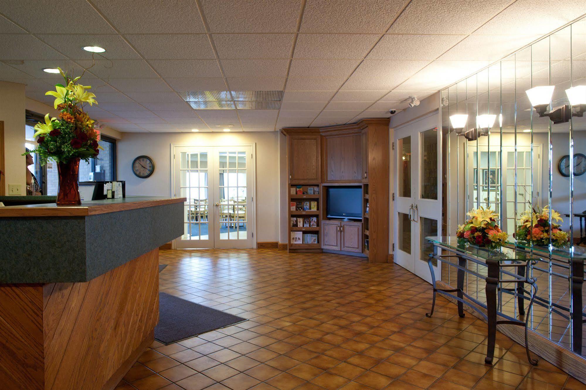 Days Inn By Wyndham Sarnia Harbourfront Exterior photo