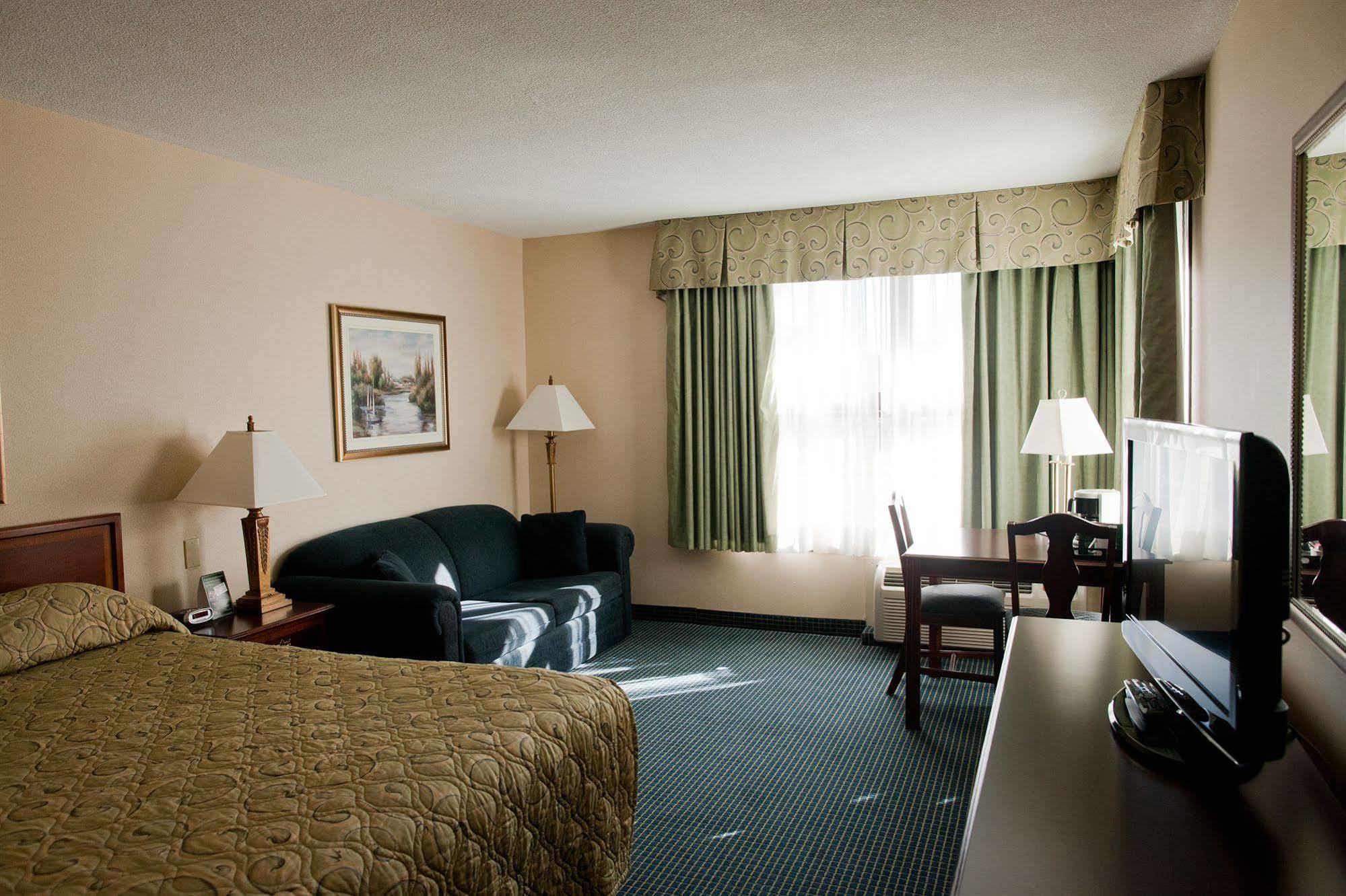 Days Inn By Wyndham Sarnia Harbourfront Exterior photo