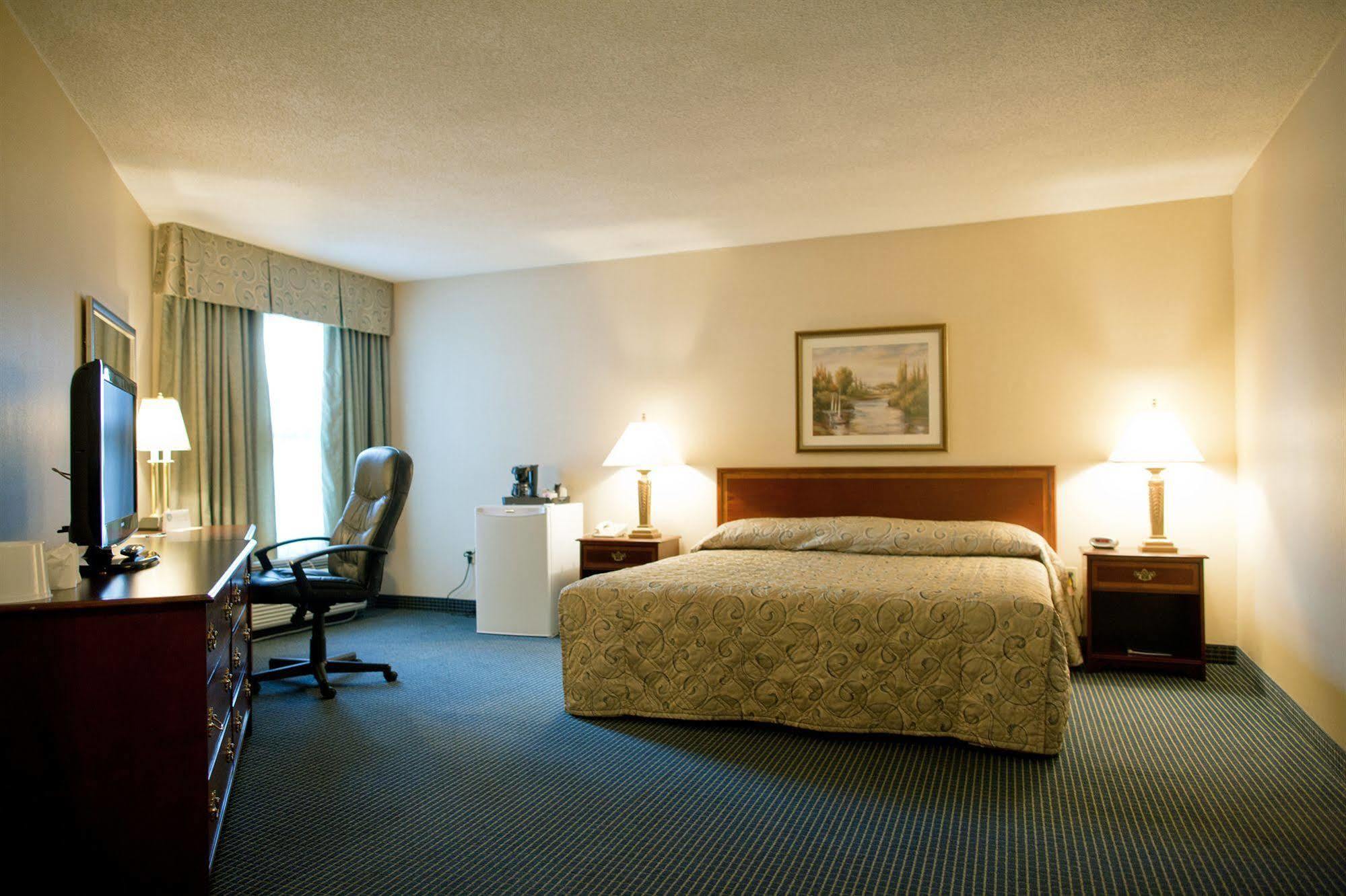 Days Inn By Wyndham Sarnia Harbourfront Exterior photo
